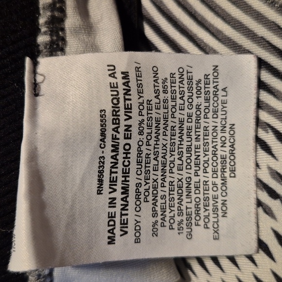 Nike Pro women's Medium gray black & white cropped leggings, VGUC - Picture 7 of 8